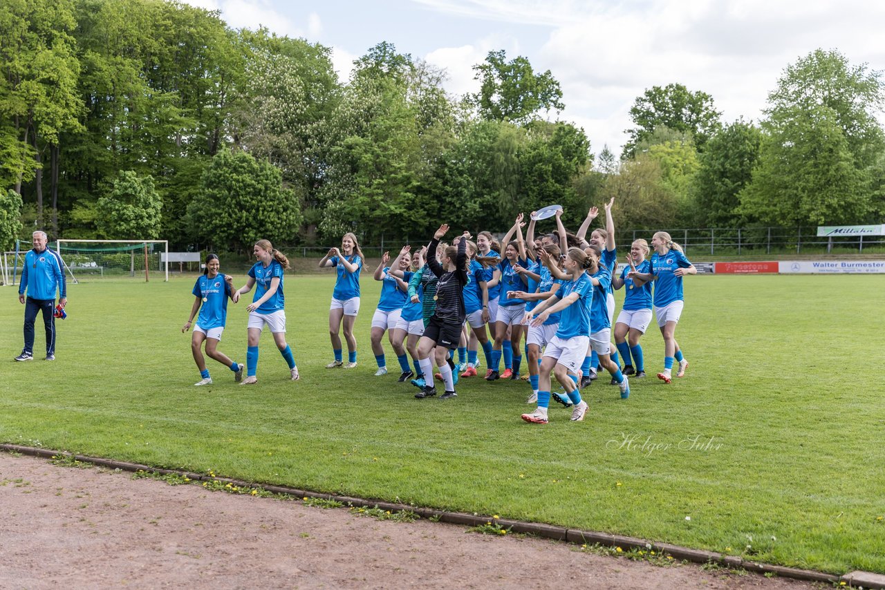 Bild 159 - wBJ Pinneberg Hamburger Meister Siegerehrung